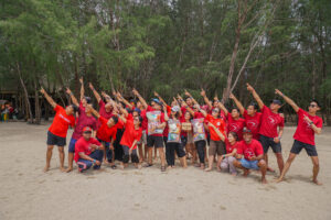 Read more about the article Peran Team Building dalam Meningkatkan Produktivitas Saat Bekerja